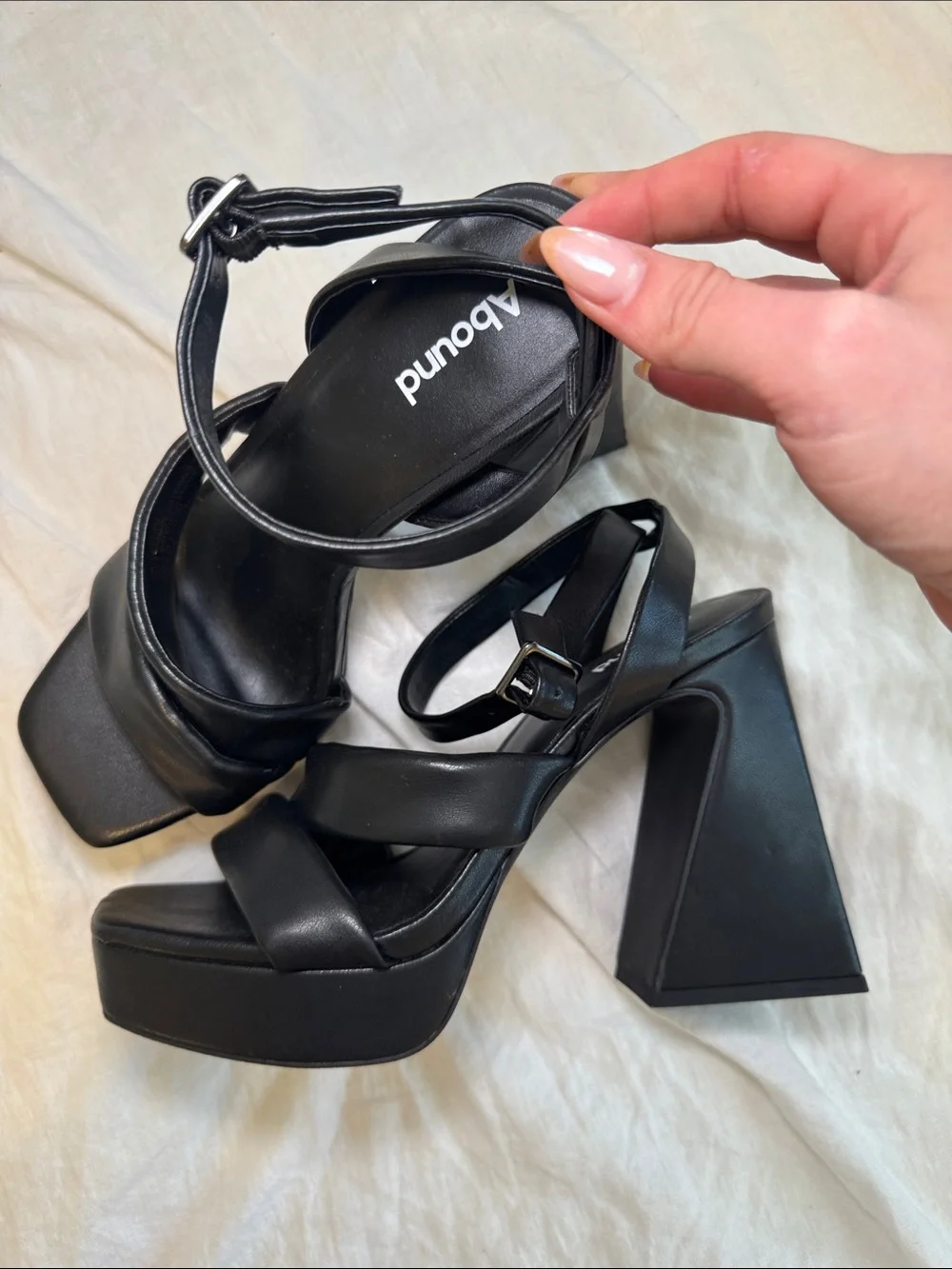 NWOT Abound Black Platform Block Heel Sandals with Strappy Crossover Size 7.5